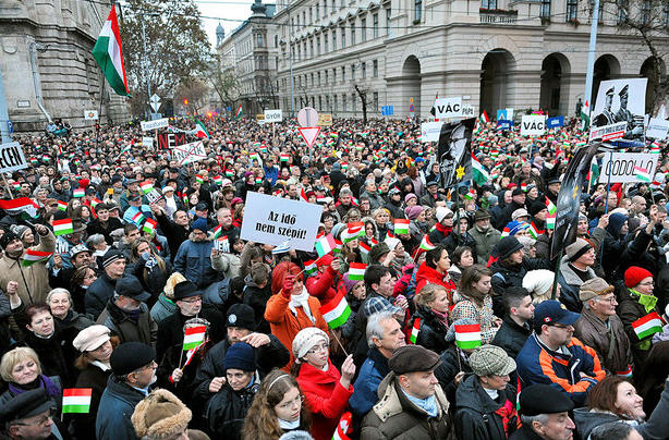 Anti-Nazi demonstration / Népszabadság /  János M. Schmidt